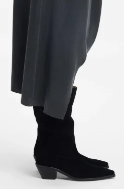 Suede boots with Cuban heel