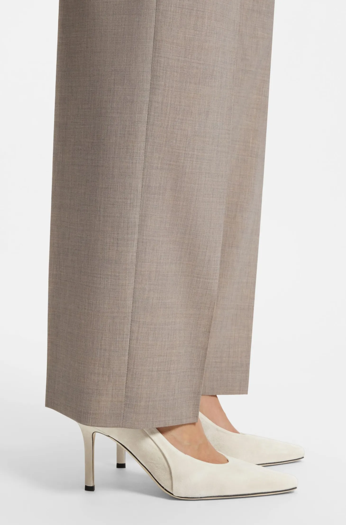 Suede pumps with comfort insole