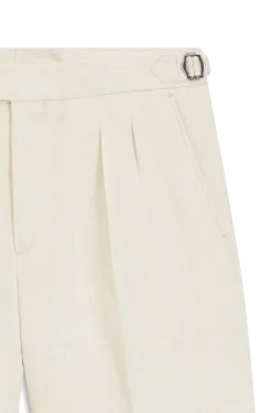 Tapered-fit shorts in linen with front pleats