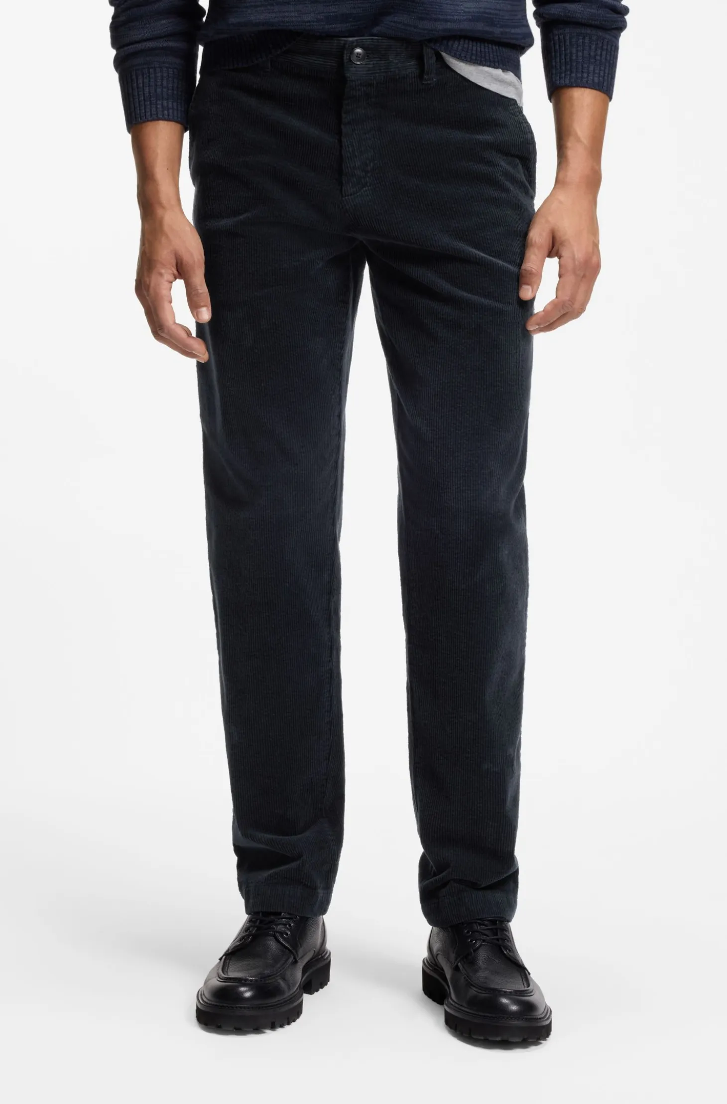 Tapered-fit trousers in stretch-cotton corduroy