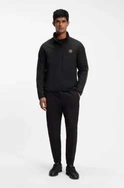 The Open water-repellent jacket with four-way stretch