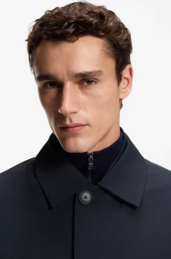 Three-in-one water-repellent coat with wrinkle resistance