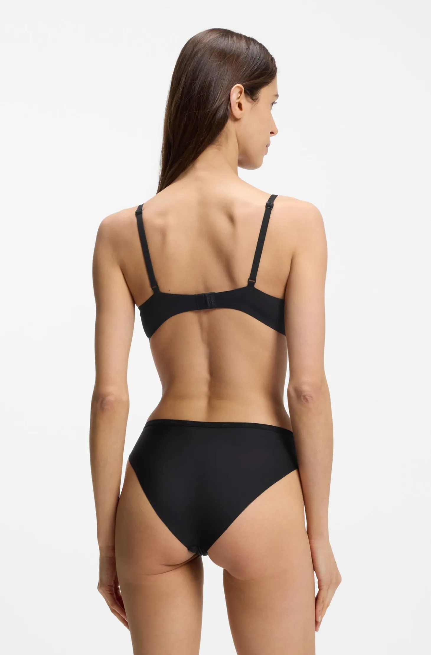 Three-pack of low-rise briefs with clean finishes