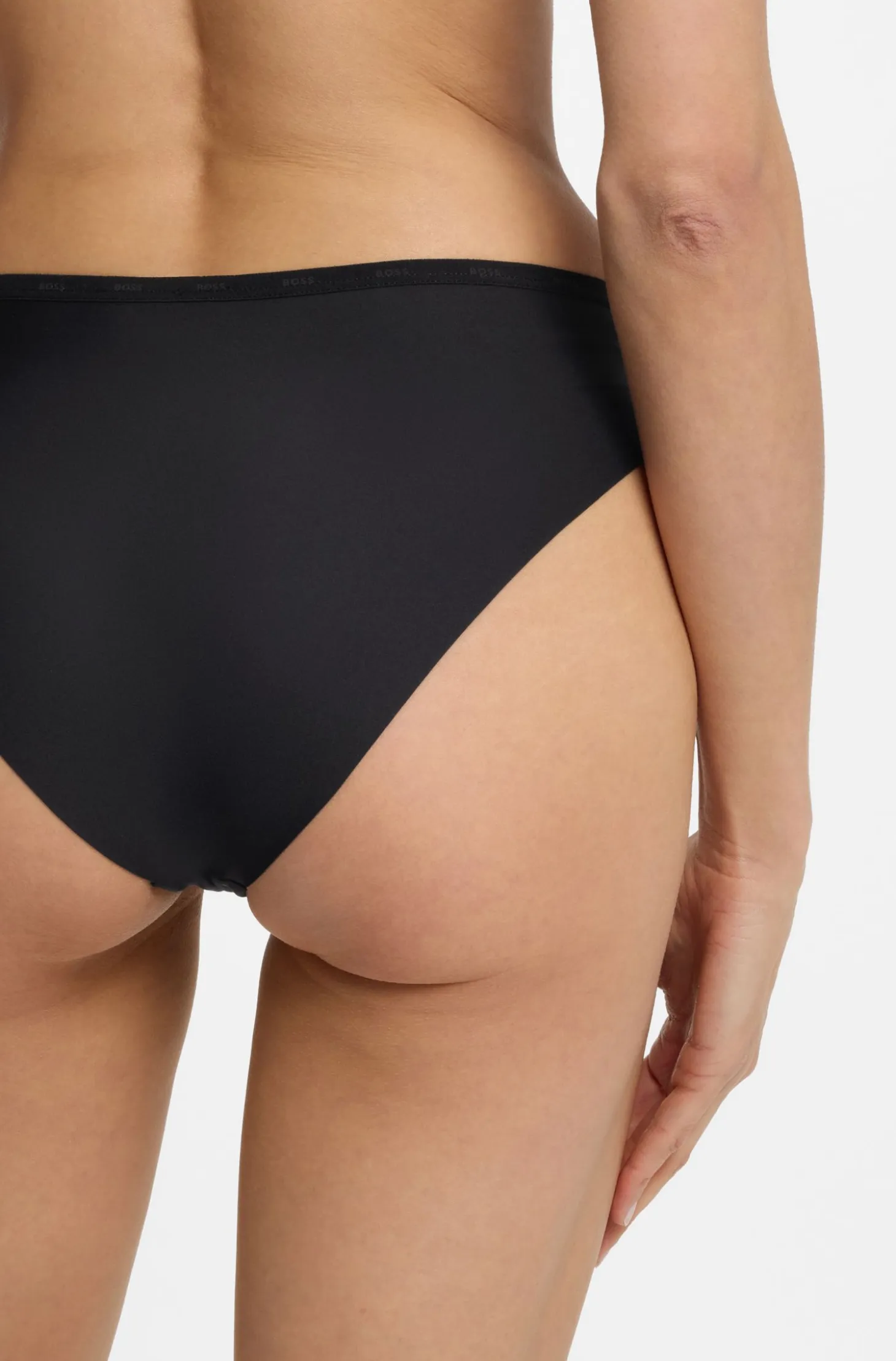 Three-pack of low-rise briefs with clean finishes