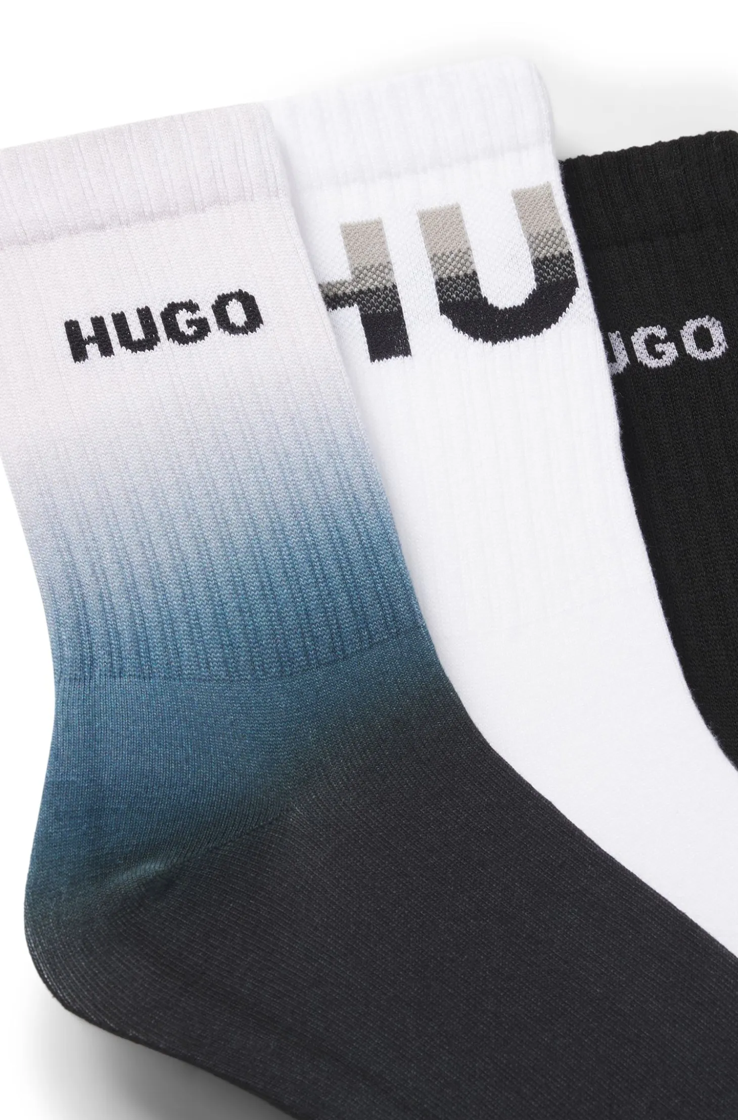 Three-pack of short socks with logos