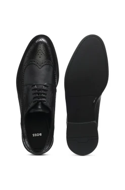 Timeless leather Derby shoes with brogue stitching