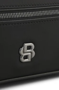 Toiletry case in structured twill with logo