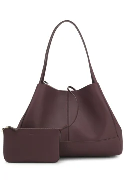 Tote bag in grained leather with detachable pouch