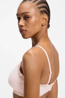 Triangle bra with lace trims