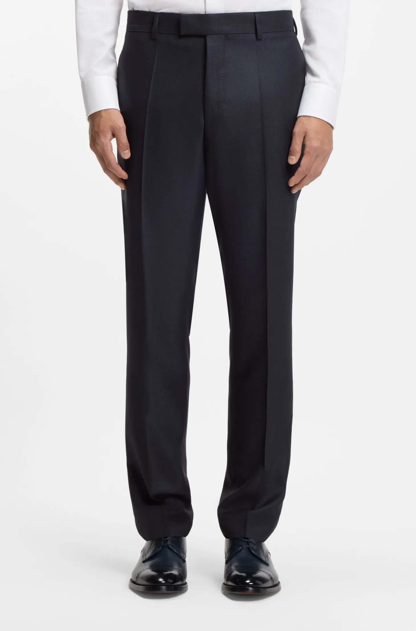 Two-piece regular-fit suit in virgin wool and silk