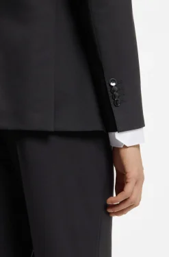Two-piece slim-fit suit in stretch wool