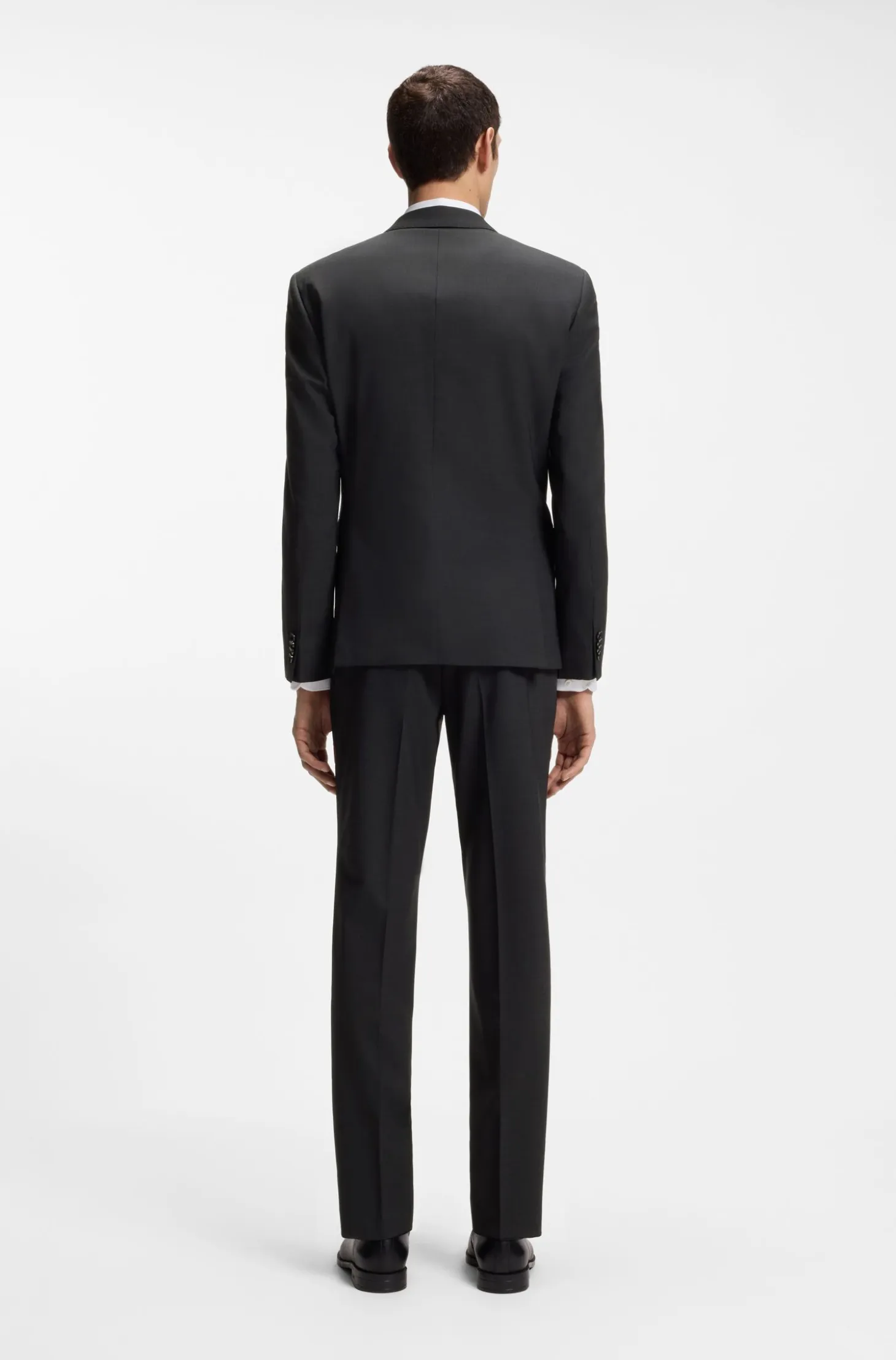 Two-piece slim-fit suit in stretch wool