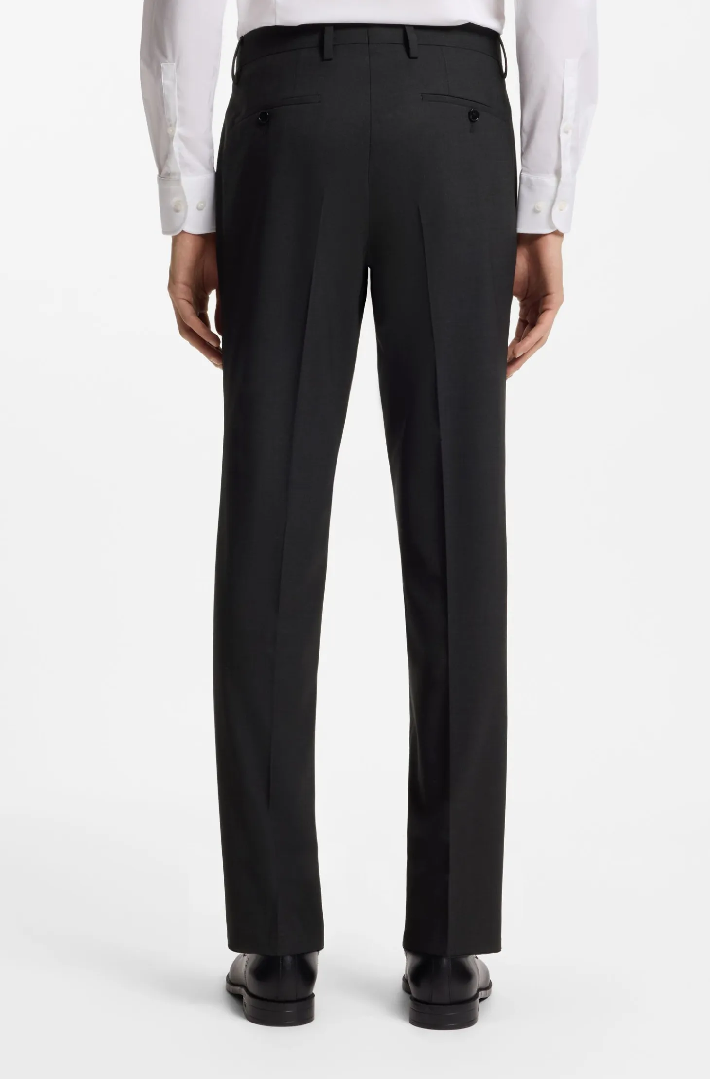Two-piece slim-fit suit in stretch wool