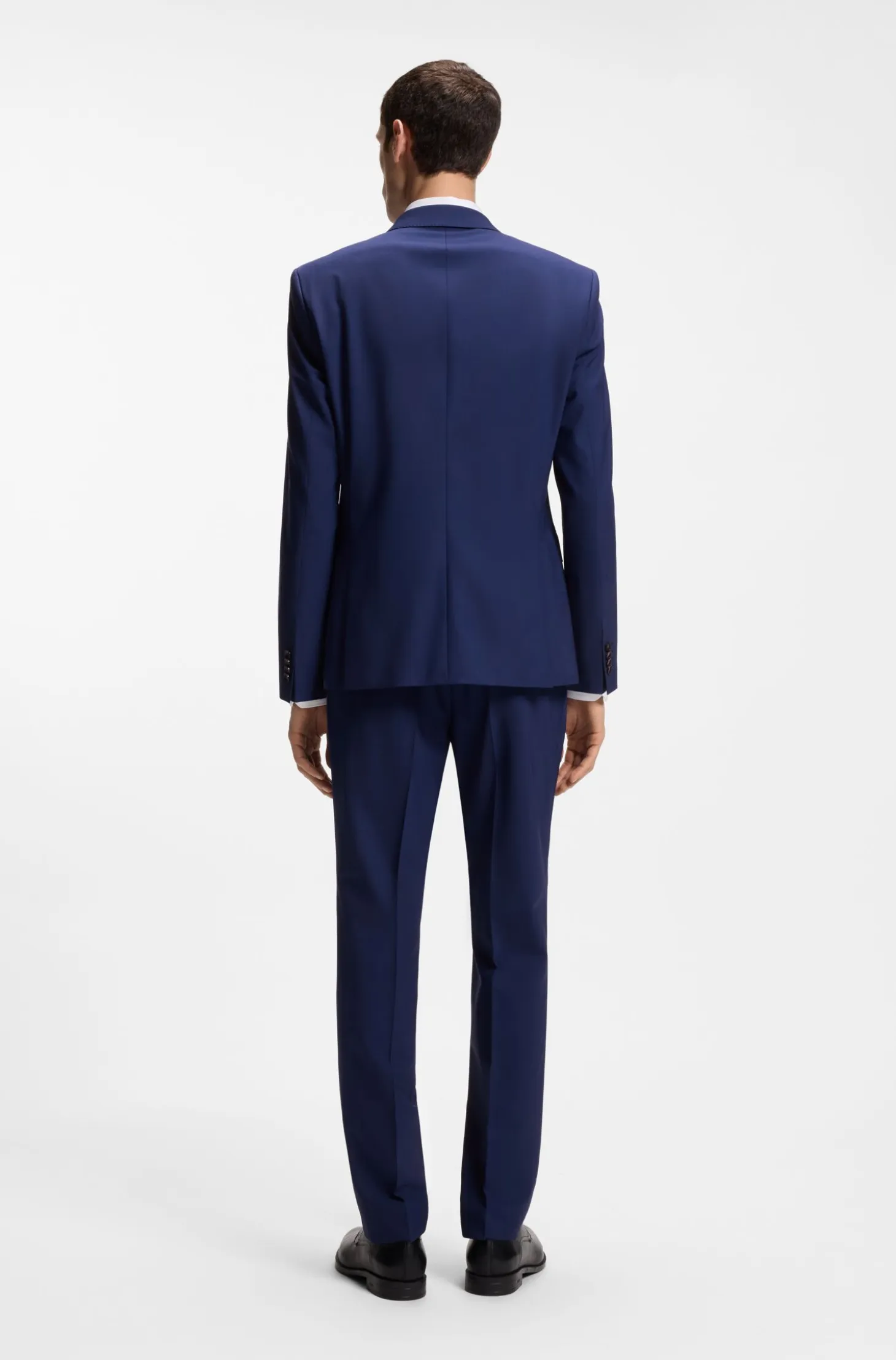 Two-piece slim-fit suit in stretch wool