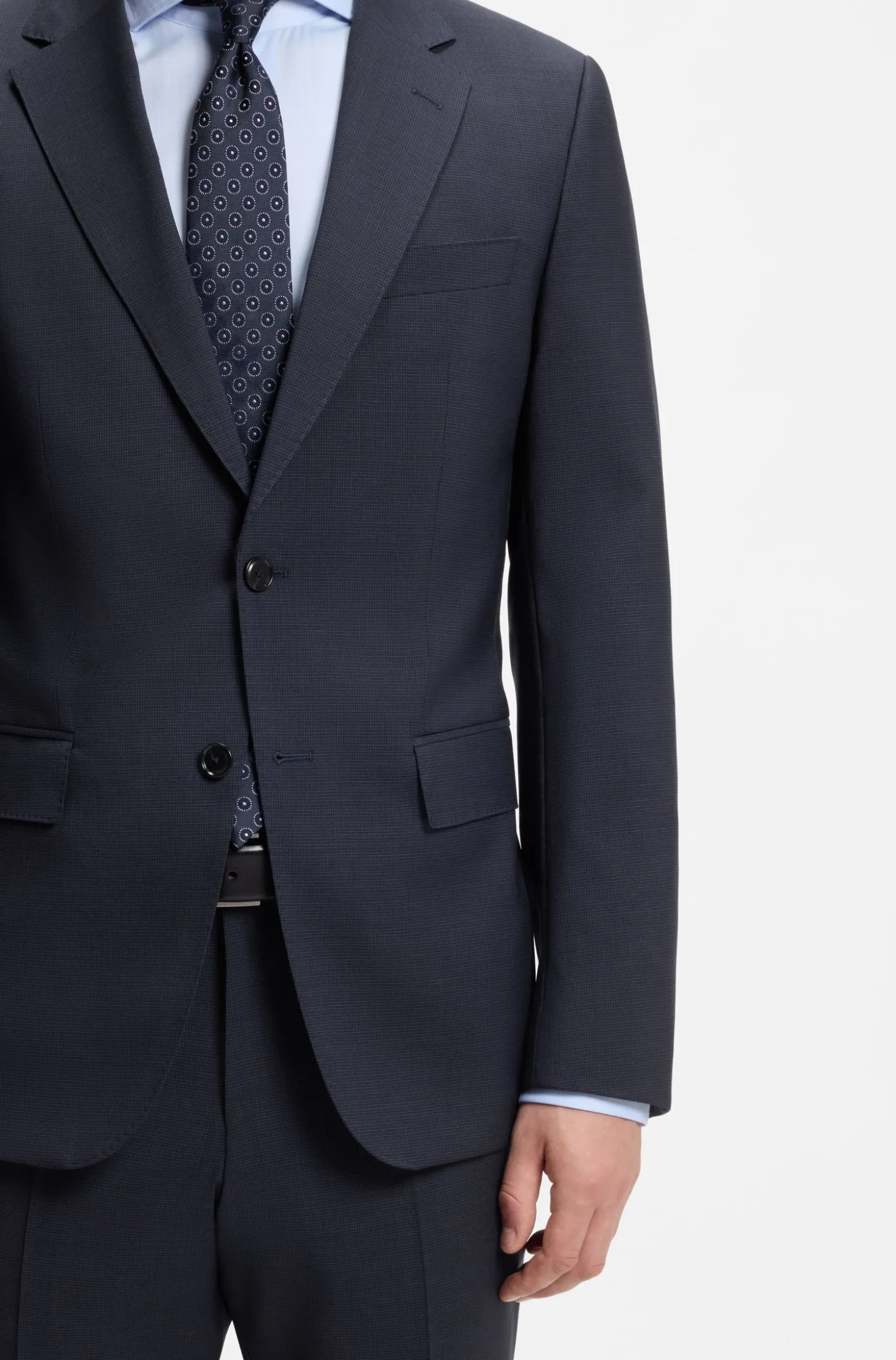 Two-piece slim-fit suit in virgin wool