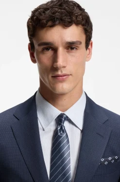 Two-piece slim-fit suit in wool and silk