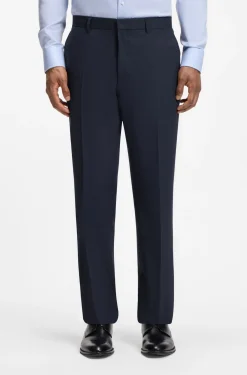 Two-piece suit in crease-resistant micro-pattern fabric