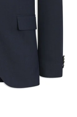 Two-piece suit in crease-resistant micro-pattern fabric