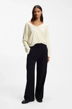 V-neck sweater in cashmere and wool