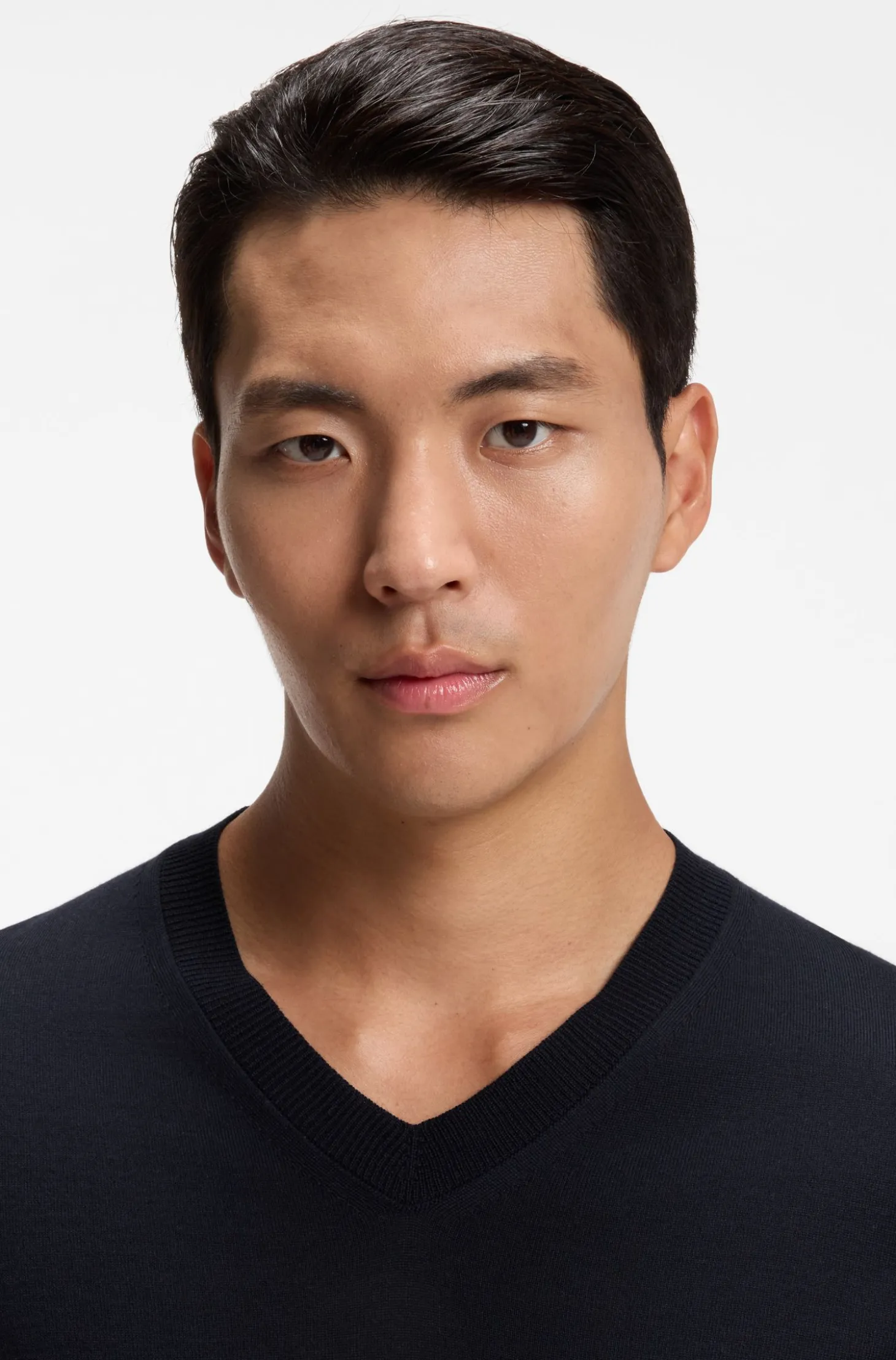 V-neck sweater in extra-fine merino wool