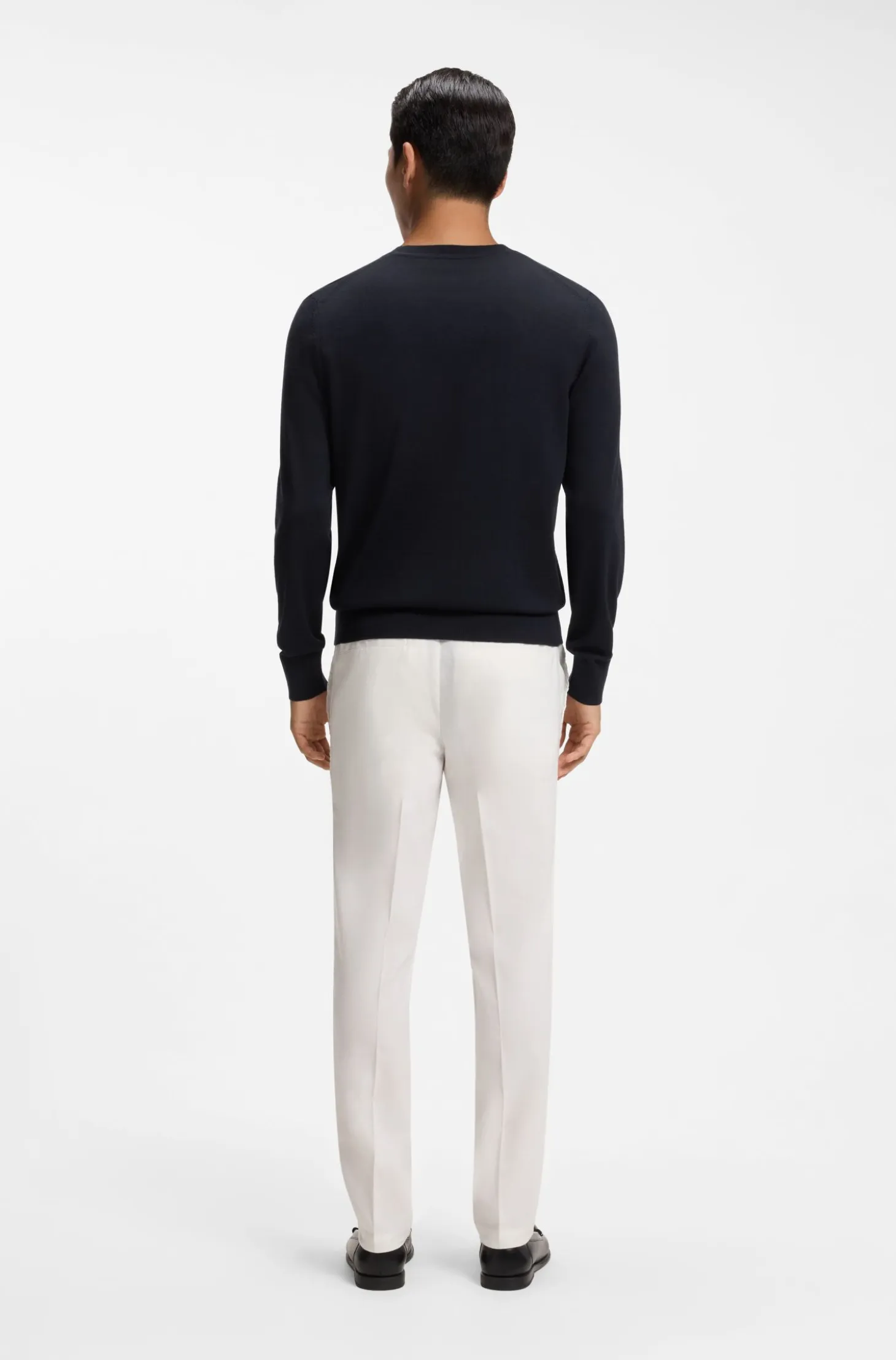V-neck sweater in extra-fine merino wool