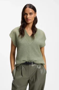 V-neck top in a knitted alpaca blend