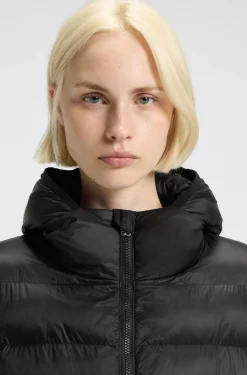 Water-repellent hooded coat with lightweight padding