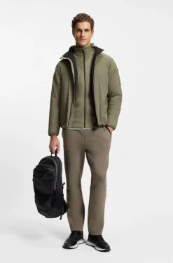 Water-repellent jacket with adjustable hem