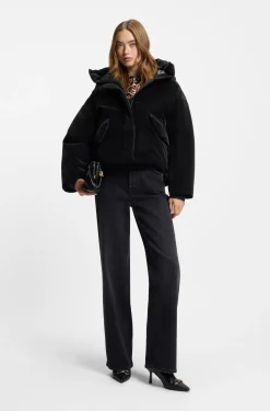 Water-repellent jacket with elasticated logo cuffs