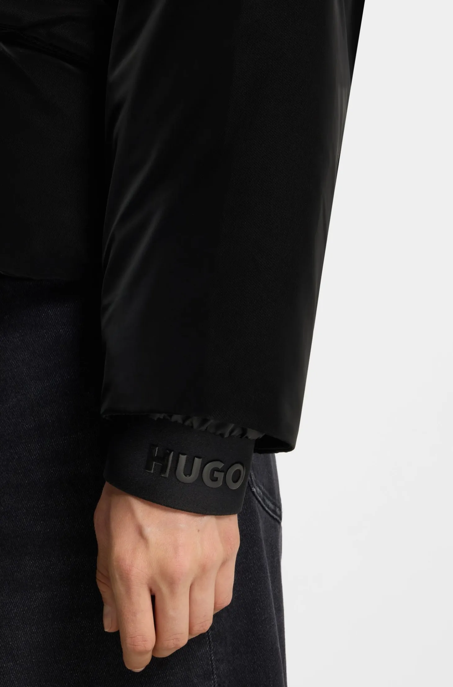 Water-repellent jacket with elasticated logo cuffs