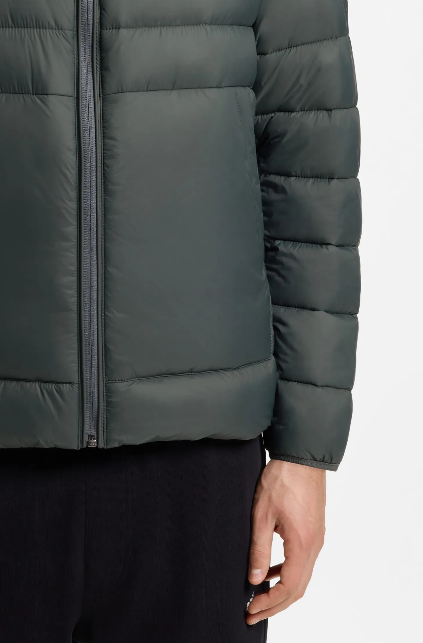Water-repellent jacket with herringbone tape
