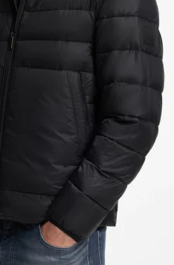 Water-repellent jacket with herringbone tape