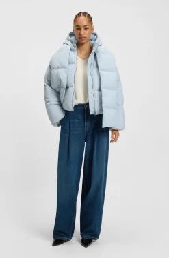 Water-repellent padded jacket with detachable sleeves and scarf