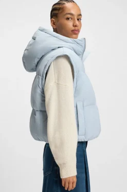 Water-repellent padded jacket with detachable sleeves and scarf