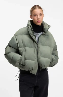 Water-repellent puffer jacket with stand collar