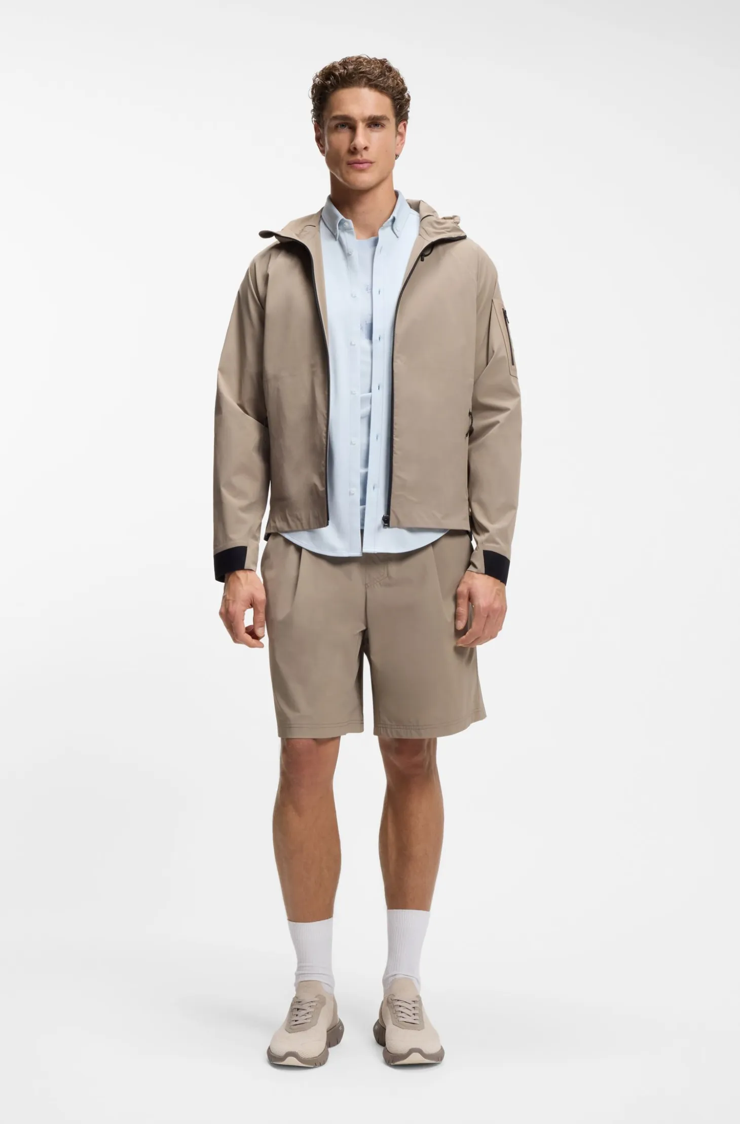 Water-repellent shorts in micro-waffle fabric