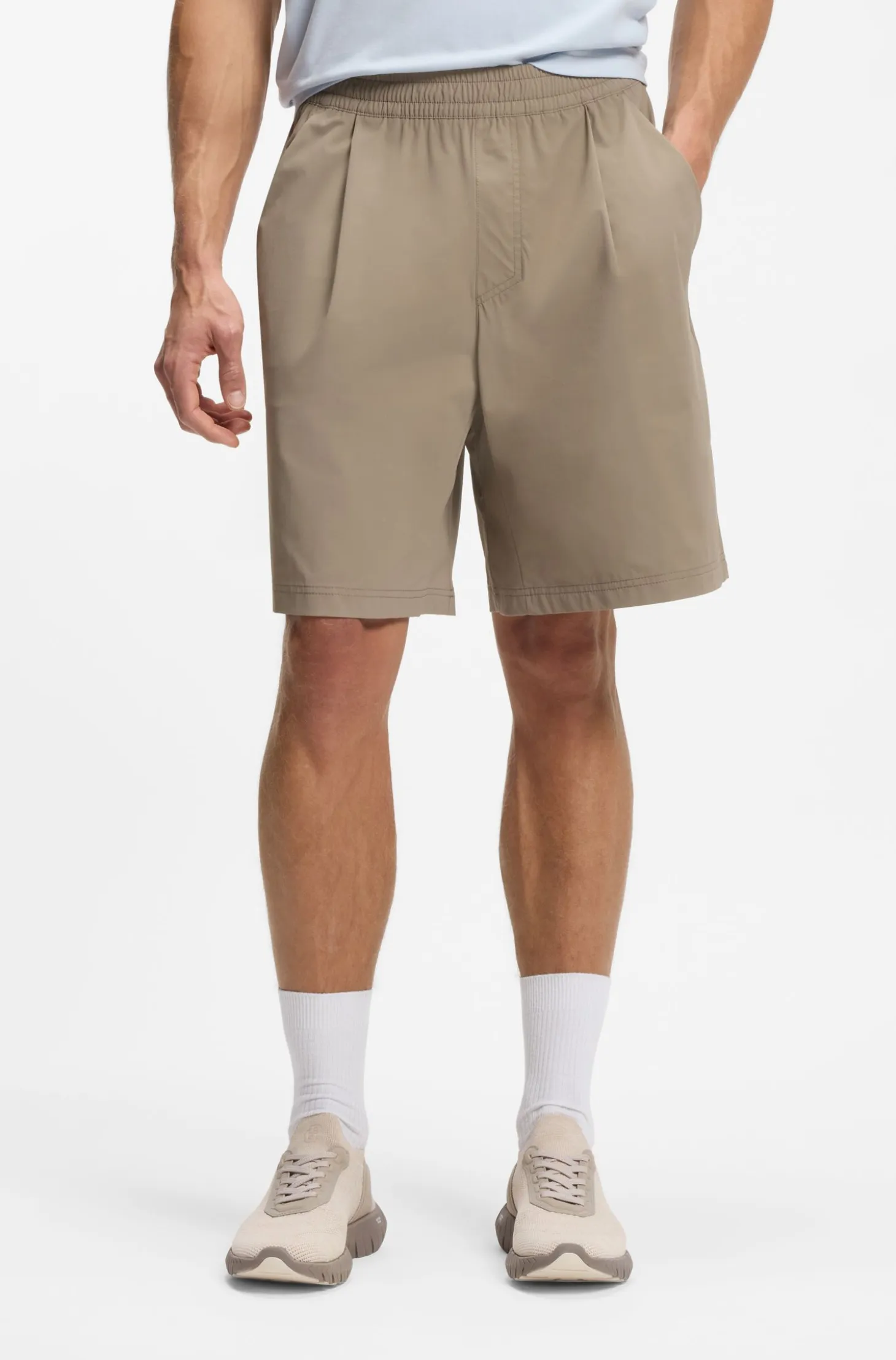 Water-repellent shorts in micro-waffle fabric