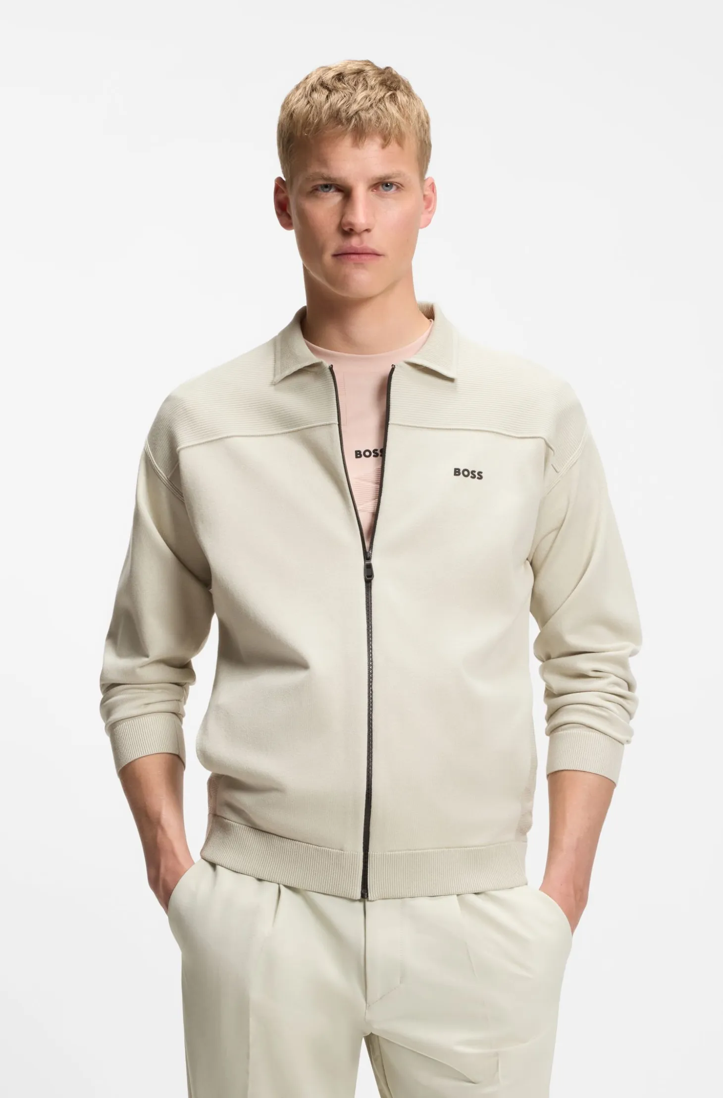 Zip-up cardigan with structured graphic pattern